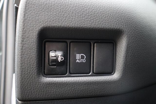 Toyota C-HR 1.8 Hybrid Dynamic, Apple Carplay / Android Auto, Parkeercamera, Automatisch dimmend binnenspiegel, Adaptieve cruise control.