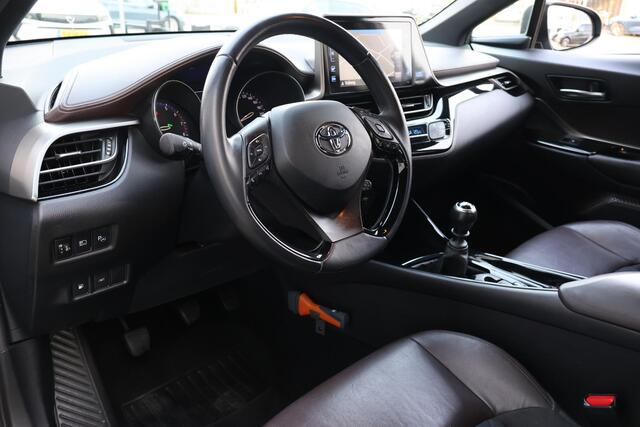 Toyota C-HR 1.2 Executive 2e Eigenaar | Volledig Onderh | NAP | Stoelverwarming | Camera | Navi | Ad Cruise | Bluetooth | DAB | Keyless | Full Led | Verkeers Detectie | Hill-Hold | PDC