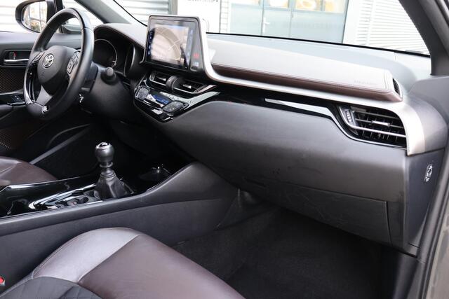 Toyota C-HR 1.2 Executive 2e Eigenaar | Volledig Onderh | NAP | Stoelverwarming | Camera | Navi | Ad Cruise | Bluetooth | DAB | Keyless | Full Led | Verkeers Detectie | Hill-Hold | PDC