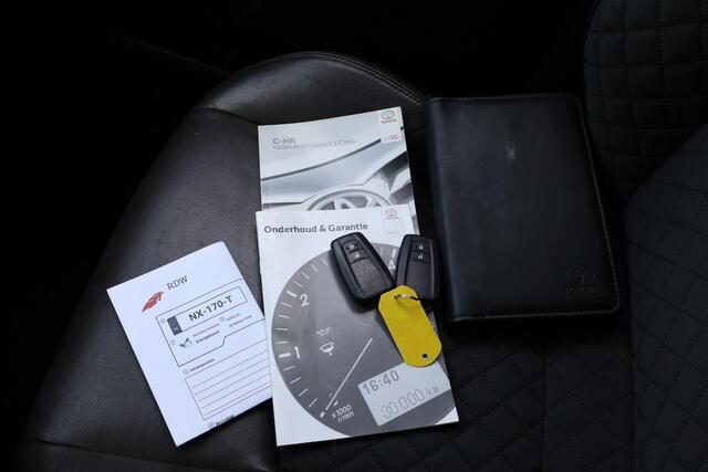 Toyota C-HR 1.2 Executive 2e Eigenaar | Volledig Onderh | NAP | Stoelverwarming | Camera | Navi | Ad Cruise | Bluetooth | DAB | Keyless | Full Led | Verkeers Detectie | Hill-Hold | PDC