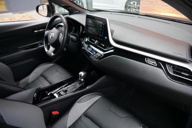 Toyota C-HR 1.8 Hybrid Black Edition + LEDER / DODEHOEK / JBL / STOELVERWARMING /