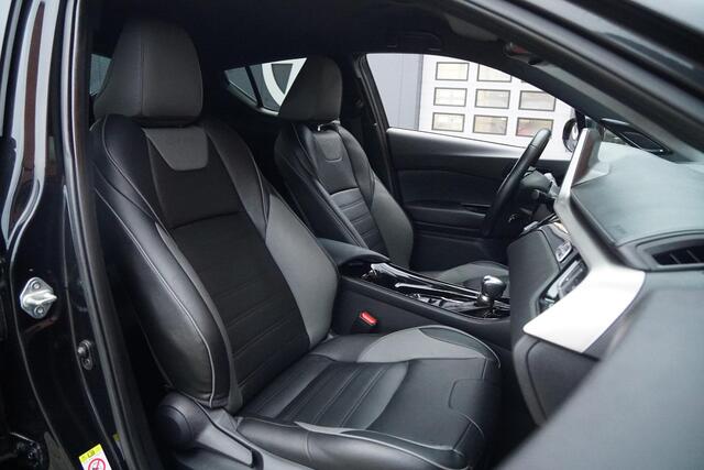 Toyota C-HR 1.8 Hybrid Black Edition + LEDER / DODEHOEK / JBL / STOELVERWARMING /