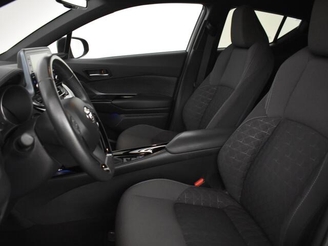 Toyota C-HR 2.0 Hybrid Dynamic | Parkeersensoren V+A | Carplay | Stoelverwar