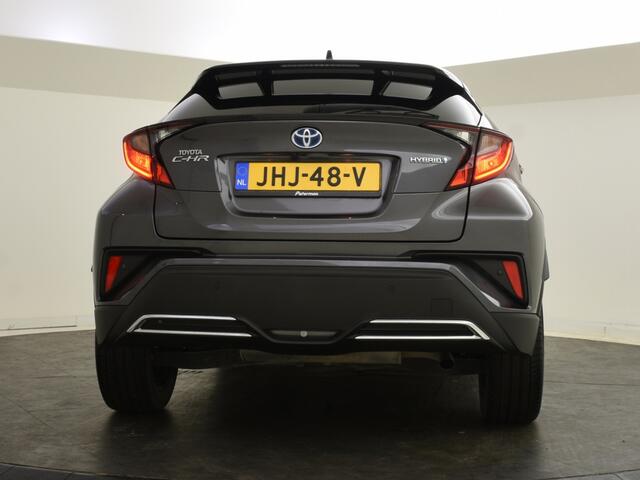 Toyota C-HR 2.0 Hybrid Dynamic | Parkeersensoren V+A | Carplay | Stoelverwar