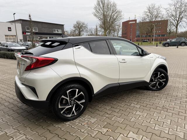 Toyota C-HR 1.8 Hybrid Bi-Tone | All Seasons | Trekhaak | Parkeersensoren