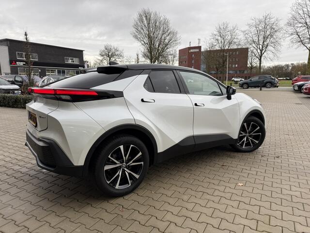 Toyota C-HR 1.8 Hybrid Bi-tone | Stoel/stuur verwarm. | PDC v/a | Blindspot