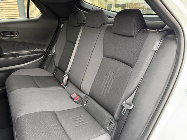 Toyota C-HR 1.8 Hybrid Bi-tone | Stoel/stuur verwarm. | PDC v/a | Blindspot