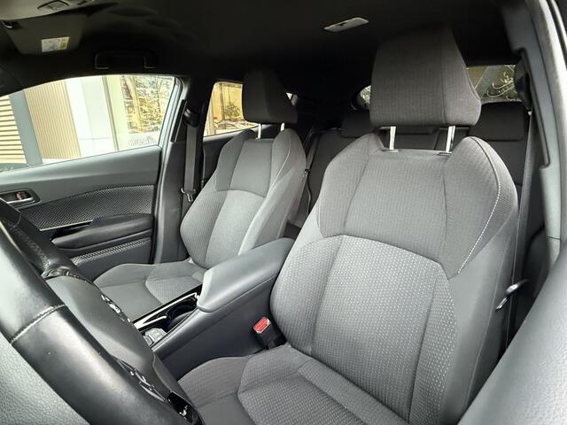 Toyota C-HR 1.8 Hybrid Dynamic | Trekhaak | Parkeersensoren V+A | Blindspot