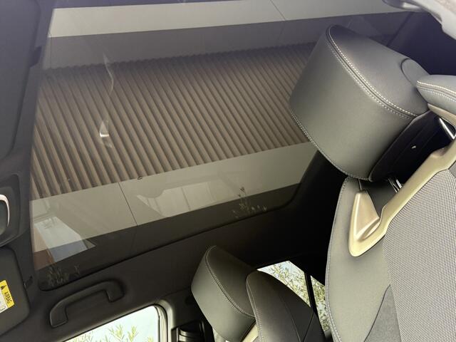 Toyota C-HR 220 PHEV Executive | Panoramadak | Bi-tone | bliss