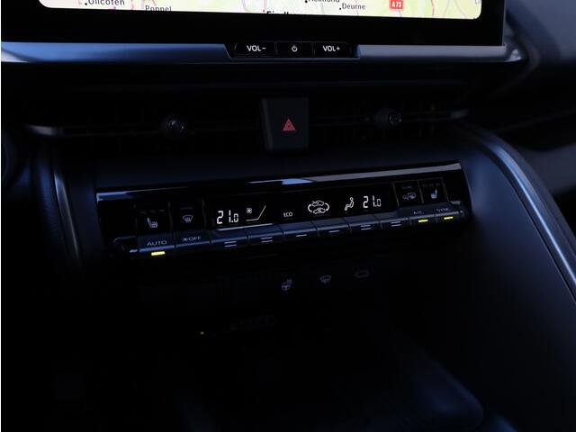 Toyota C-HR 2.0 PHEV 220 Dynamic | Nieuw! | Bi-Tone | Premium Navi |