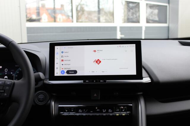 Toyota C-HR 2.0 220 Hybrid Plug-In First Edition / BSM / PDC / Stoelverwarm