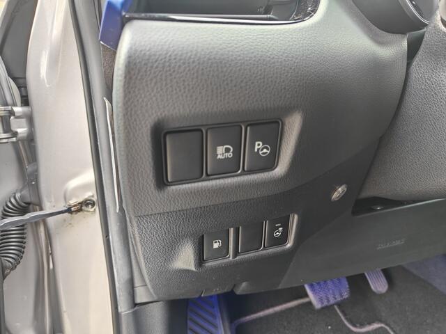 Toyota C-HR 1.8 Hybrid Bi-Tone |