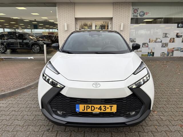 Toyota C-HR 2.0 PHEV 220 First Edition | Navi | Sensoren v/a | Dodehoek |