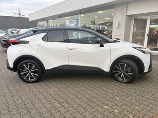 toyota-c-hr-2.0-phev-220-first-edit