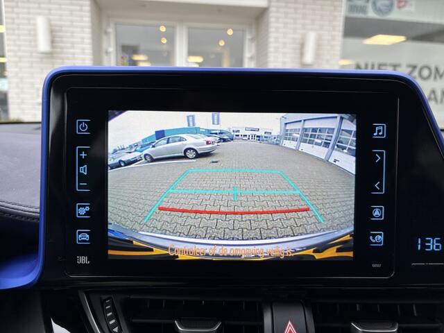 Toyota C-HR 1.8 Hybrid Bi-Tone Plus | Stuur+stoelverwarming | JBL | Sensoren