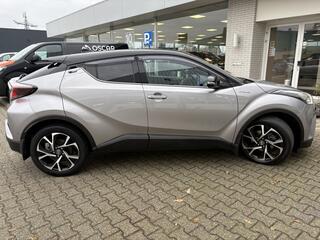 toyota-c-hr-1.8-hybrid-bi-tone-plus