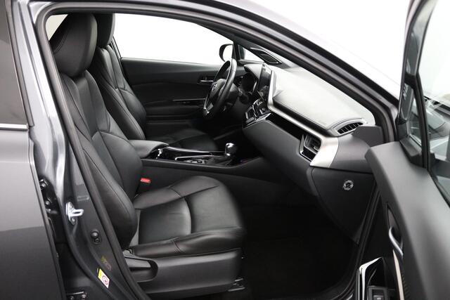 Toyota C-HR 1.8 Hybrid Style | Lederen bekleding | Stoelverwarming | Navigatie | Dodehoek herkenning |