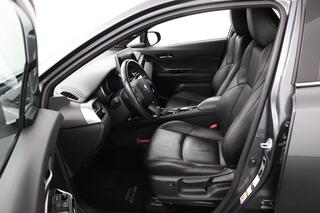 toyota-c-hr-1.8-hybrid-style--lede
