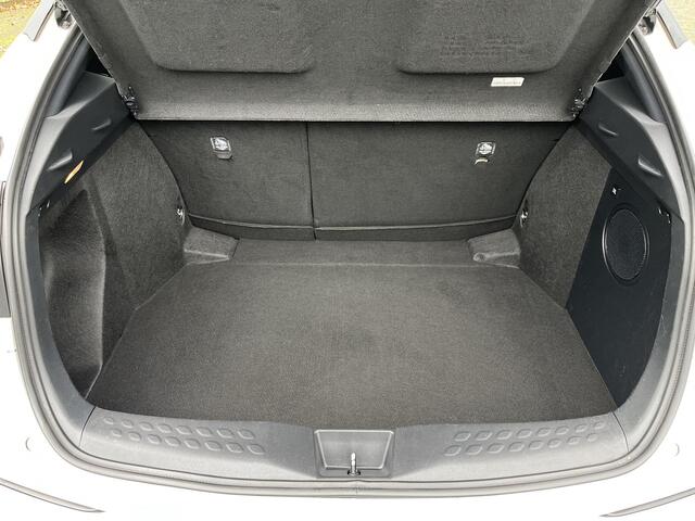 Toyota C-HR 1.8 Hybrid Executive | Stoelverwarming | Navigatie | JBL Audio | Parkeersensoren |