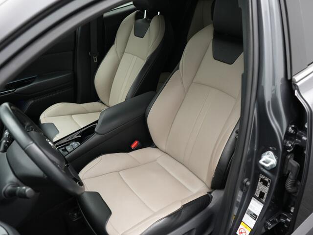 Toyota C-HR 2.0 Hybrid Business Plus Stuur- Stoelverwarming | JBL | Leer | Parkeersensoren