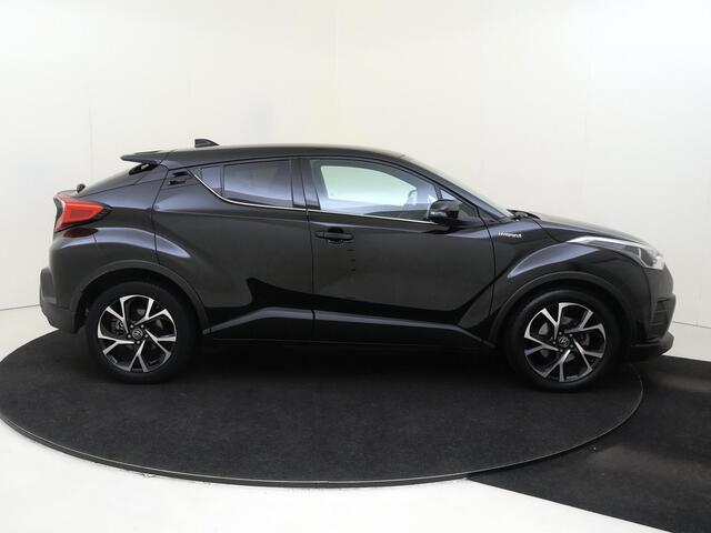 Toyota C-HR 1.8 Hybrid 116 PK Dynamic Sport Automaat | Navigatie | Camera | Stoelverwarming
