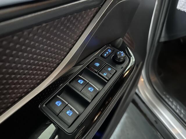 Toyota C-HR 1.8 Hybrid Bi-Tone