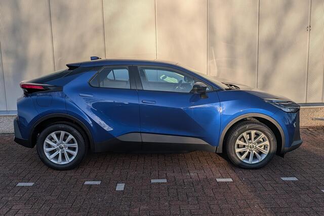 Toyota C-HR 2.0 Plug-in Hybrid 220 Active