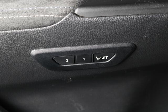 Toyota C-HR 2.0 Plug-in Hybrid 220 Executive | Apple Carplay | JBL | Geheugenstoelen |