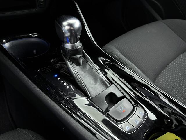 Toyota C-HR 1.8 Hybrid Dynamic Limited | Metaallak | Stoelverwarming | Parkeercamera | LM-Velgen | Donker Getinte Achterruiten |