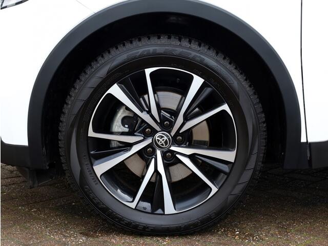 Toyota C-HR 2.0 PHEV 220 Dynamic | Bi-Tone | Premium Navi | Dodehoek