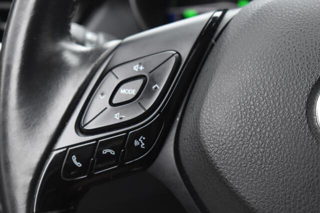 Toyota C-HR 1.8 Hybrid Bi-Tone | LED | 100% onderhouden | Camera | ACC | BSM | 12 mnd BOVAG garantie | Whatsapp 06-5318899