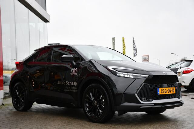 Toyota C-HR 2.0 Plug-in Hybrid 220 Black Edition Automaat 223pk | 19" zwart gepolijste lichtmetalen velgen | Premium Sportstoelen | JBL Premium Audio |