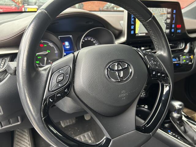 Toyota C-HR 1.8 Hybrid Executive // FULL LED // NAVI // CAMERA // ADAPTIVE CRUISE // KEYLESS // TREKHAAK!!