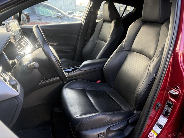 Toyota C-HR 1.8 Hybrid Executive Leder Trekhaak Stoel Stuur Verwarming PDC BSM