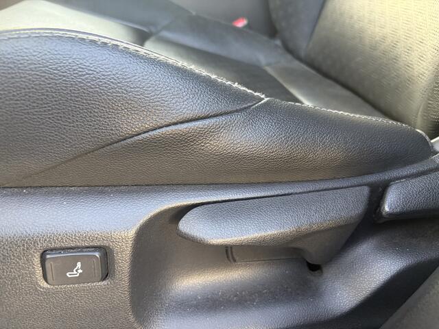 Toyota C-HR 1.8 Hybrid Executive Leder Trekhaak Stoel Stuur Verwarming PDC BSM