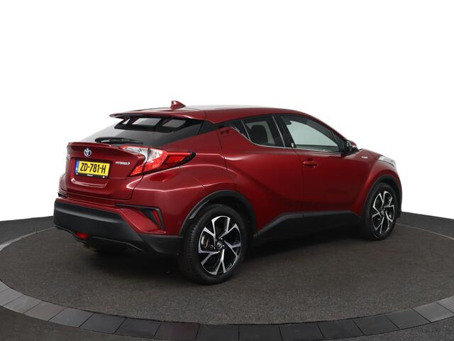 Toyota C-HR 1.8 Hybrid Business Intro | Stoel en stuurwiel verwarming | Navigatie |