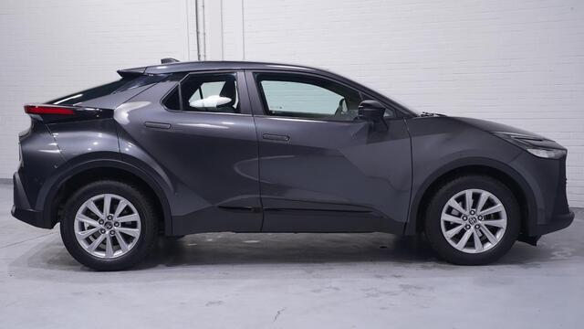 Toyota C-HR 1.8 Hybrid 140 Active Led-verlichting DAB-ontvangst ECC climate key-less start 17-inch lmv camera carplay navigatie