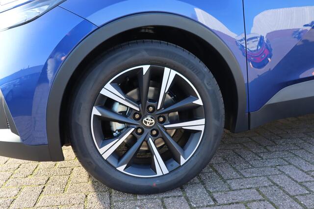 Toyota C-HR 1.8 Hybrid 140 Dynamic Dodehoekdetectie, Parkeersensoren Voor & Achter, Adaptief Cruise & Climate Control, Apple Carplay / Android Auto, Nieuw en direct leverbaar!
