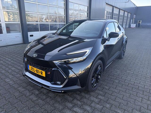 Toyota C-HR 2.0 Plug-in Hybrid 220 Black Edition