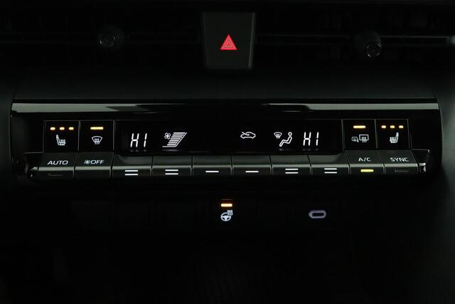 Toyota C-HR 2.0 Plug-in Hybrid 220 Dynamic | 65 KM Elektrische Range | Stoelverwarming | Led Verlichting | Stuurverwarming |