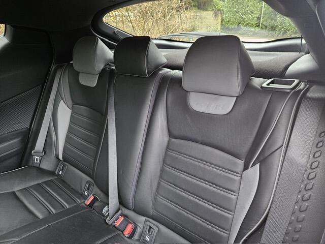 Toyota C-HR 1.8 Hybrid Black Edition Leder/Bear lock