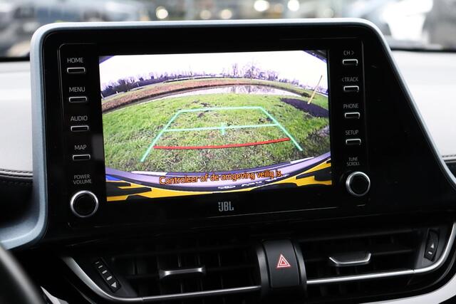 Toyota C-HR 1.8 Hybrid First Edition, Trekhaak, Cruise control , Apple CarPlay / Android Auto, Treeplank, BSM.