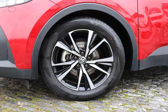 Toyota C-HR 1.8 Hybrid 140 First Edition Bitone, BSM, Apple CarPlay, Android Auto, Adaptieve cruise control.