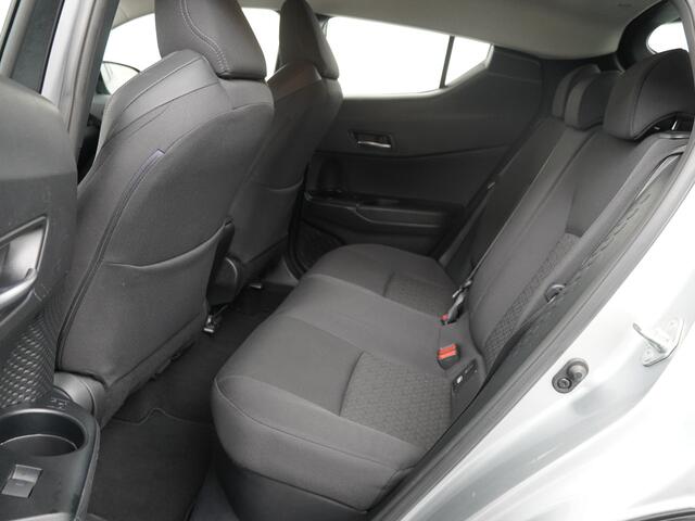 Toyota C-HR 1.8 Hybrid 122pk Dynamic | Trekhaak | Adapt. Cruise | Camera | Dodehoek detectie | Garantie T/M 04/2028 | Apple carplay |