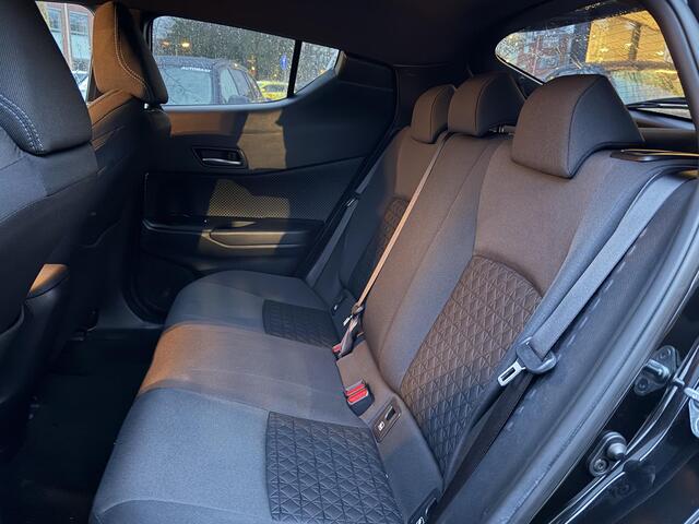 Toyota C-HR 2.0 Hybrid First Edition | JBL-Audio | Stoelverwarming | Navigatie | Apple Carplay & Android Auto |