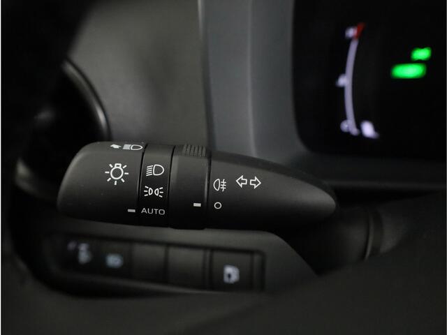 Toyota C-HR 1.8 Hybrid 140 Active | NIEUW & SNEL LEVERBAAR | PRIJS INCL. ALLE ACTIES | MEERDERE KLEUREN LEVERBAAR |