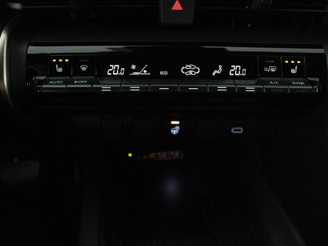 Toyota C-HR 2.0 Plug-in Hybrid 220 Executive *DEMO* | JBL geluidsysteem | Metaallak | Draadloze telefoonlader |