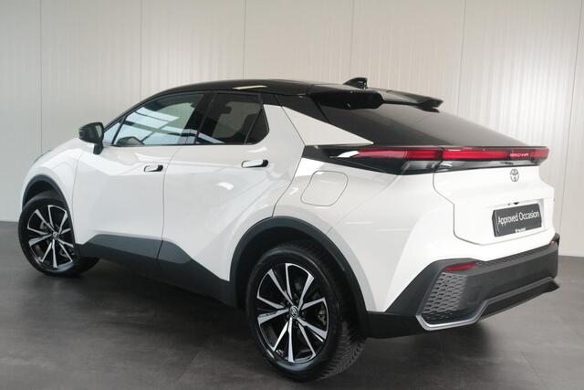 Toyota C-HR 2.0 Plug-in Hybrid 220 Dynamic Limit, Groot scherm