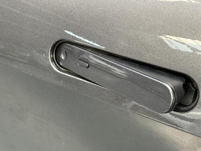 Toyota C-HR 2.0 Plug-in Hybrid 220 Dynamic