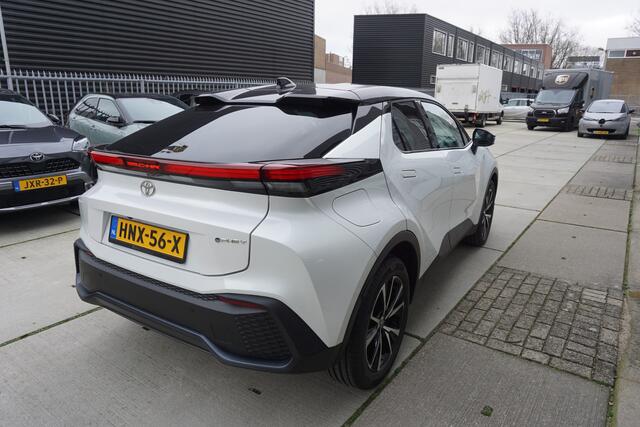 Toyota C-HR 2.0 Plug-in Hybrid 220 Dynamic |Navi|Carplay|PDC V+A|Dodehoek|E.a.klep|Stoel en stuur verw.|Camera|Bi-Tone|